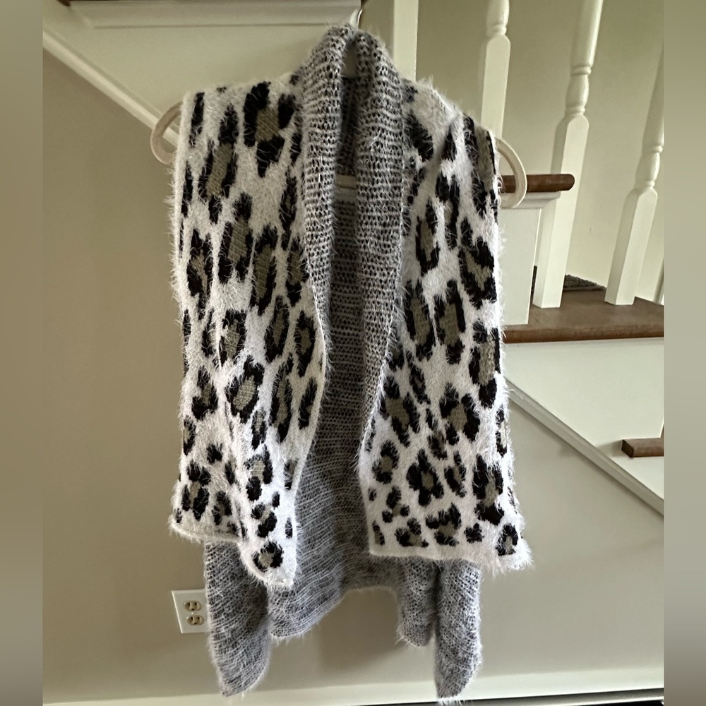 Leopard Print Vest Sweater - LIKE NEW!
